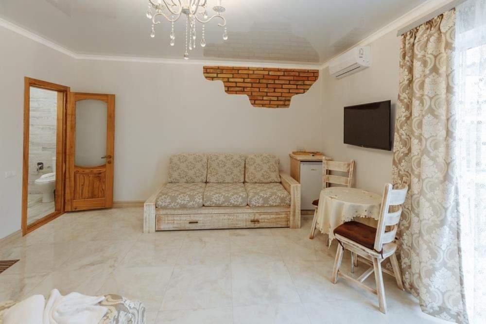 Бутик 2017 Hotel Bilhorod-Dnistrovsʼkyy Екстериор снимка